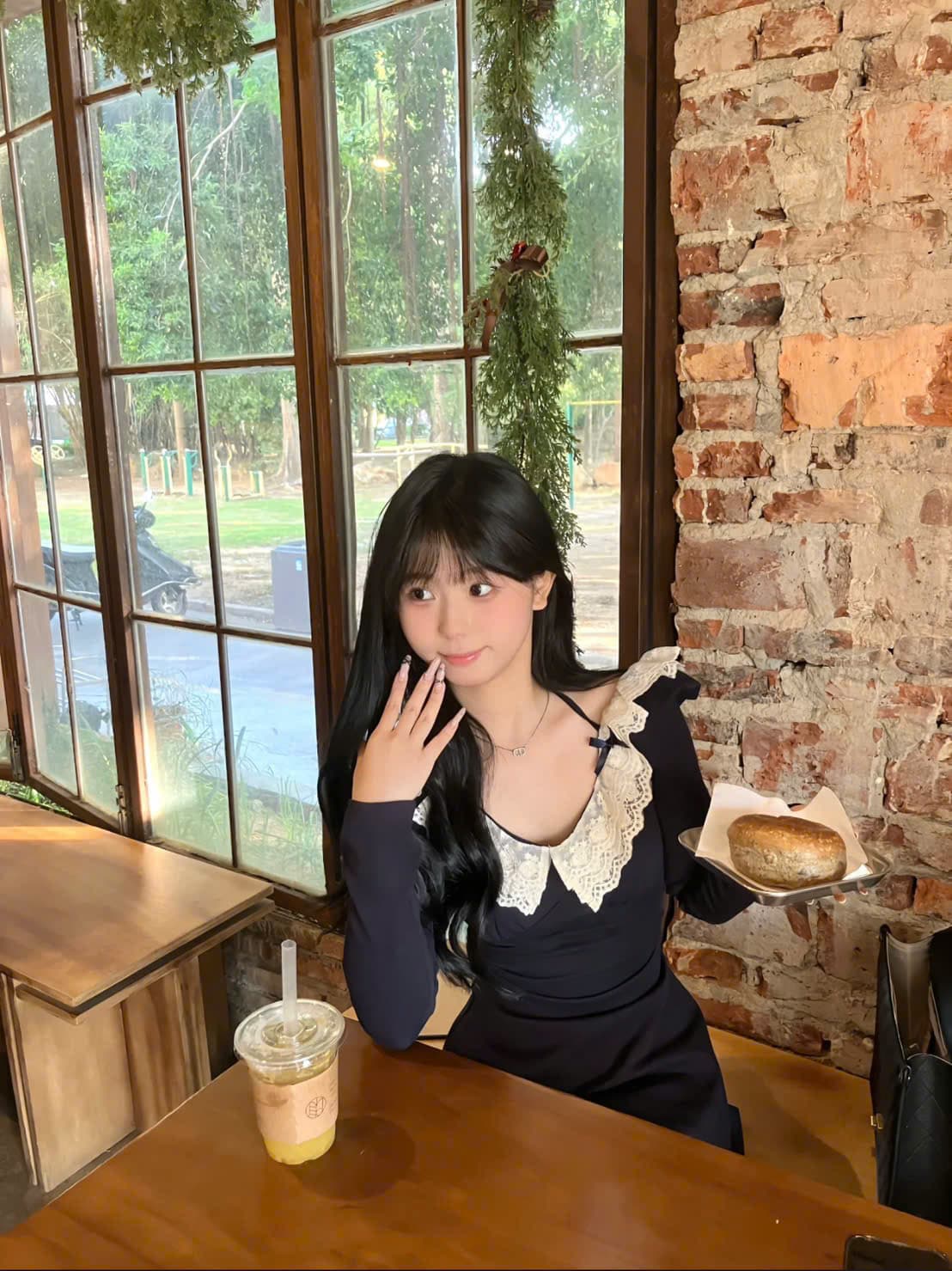 T561 thumb 2