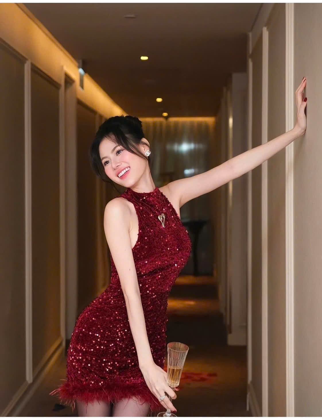 T244 thumb 2